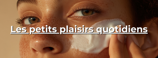 Jeune femme à la peau tachetée appliquant une crème hydratante visage sous un éclairage doux