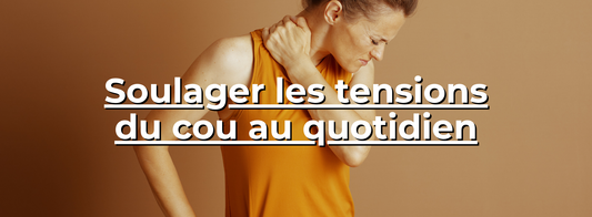 Femme avec expression de douleur massant son cou, soulagement des tensions musculaires du cou